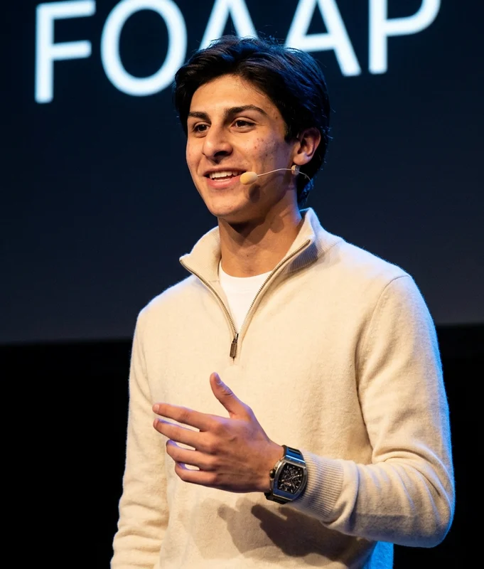 Paulo Villalobos speaking